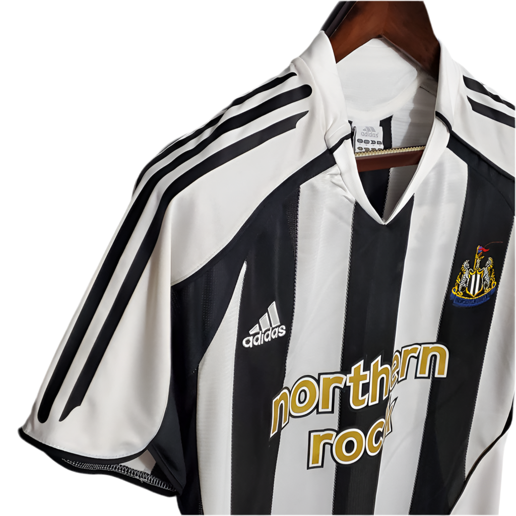 Camisola Newcastle Retrô 2005/2006 - Preta e Branca