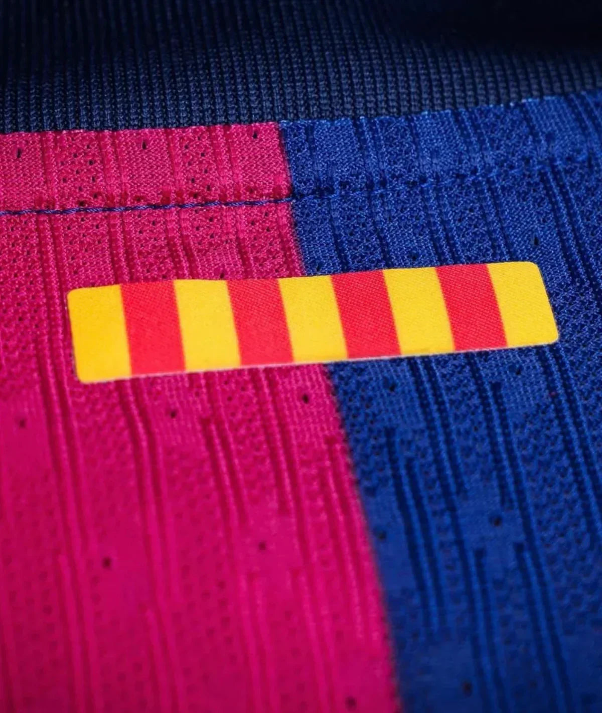 Camisola Barcelona I 24/25 Versão Jogador - Azul e Vermelho